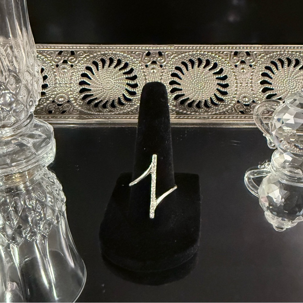 Silver Ring - Picture 3 of 6